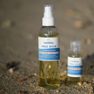 Huile sèche Cavasso en flacon de 50 ml et vaporisateur de 200 ml, un soin pour la peau du cheval. hydrate, nourrit, répare et illumine.